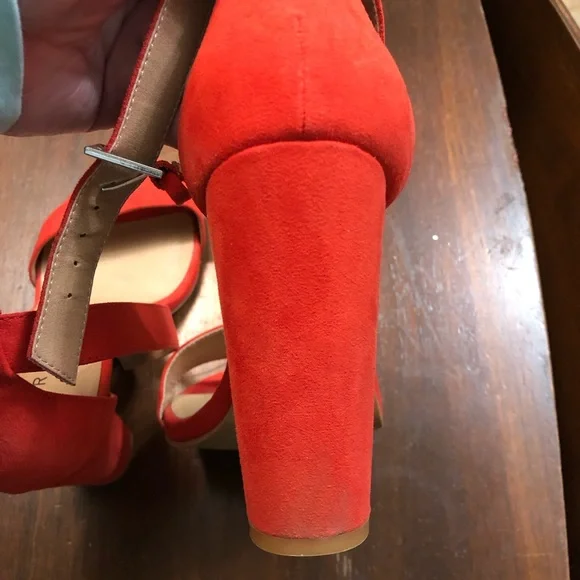 Heels - Picture 6 of 9